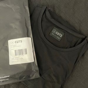 Cuts - Crew Cut Split Hem